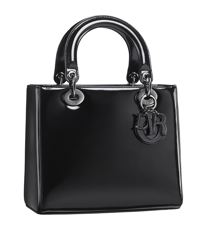 Lady Dior經典黑漆亮皮手提包NT$140,000 (複製)