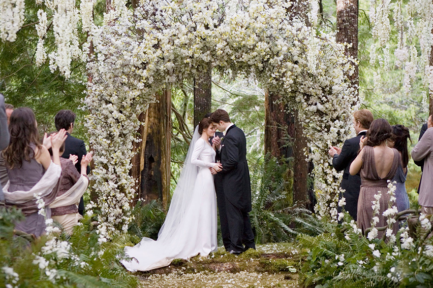 Twilight-Breaking-Dawn-Wedding-Dress-Kristen-Stewart