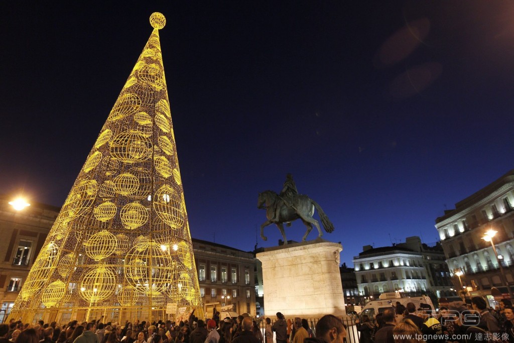 Lighting of Christmas tree in Madrid