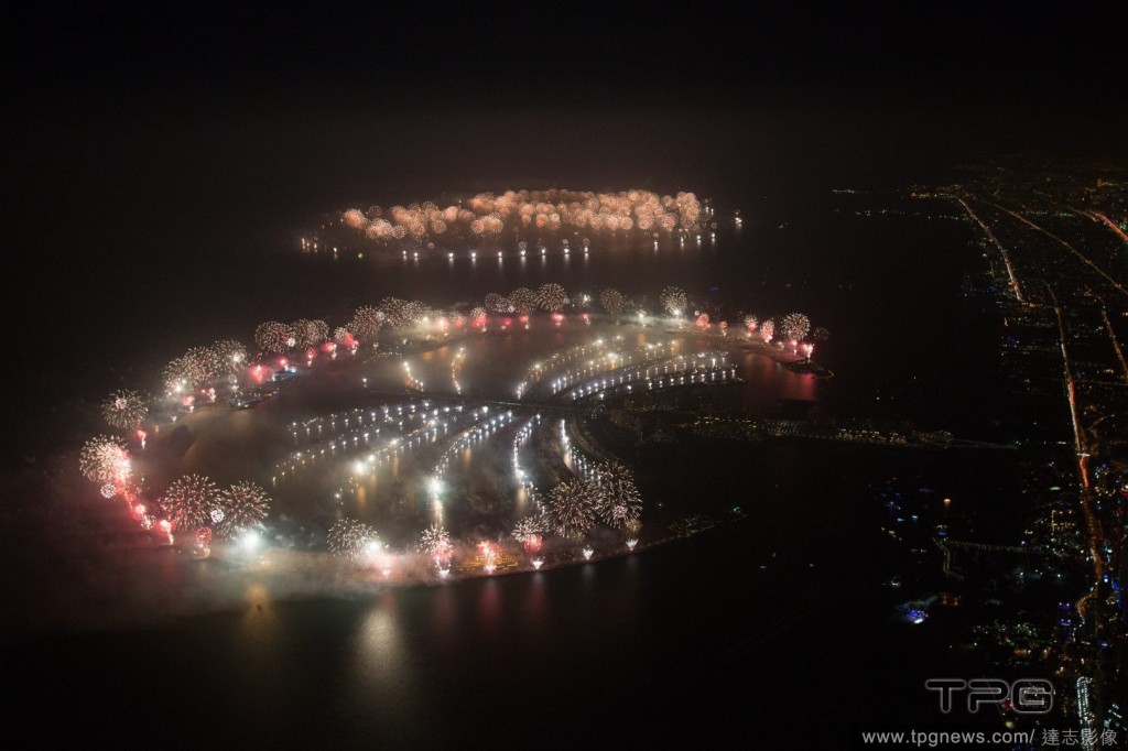 New Year 2014 celebration Dubai world record attempt
