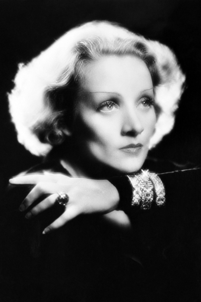 marlene-dietrich-1933-hollywood