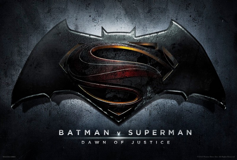 《蝙蝠俠大戰超人：正義曙光》 全新LOGO