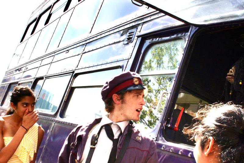 哈利波特的魔法世界 環球影城斜角巷 騎士公車(Knight Bus)的車掌羅伯