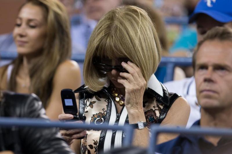 熱愛網球的安娜，今年在美國網球公開賽被捕捉到使用摺疊手機。