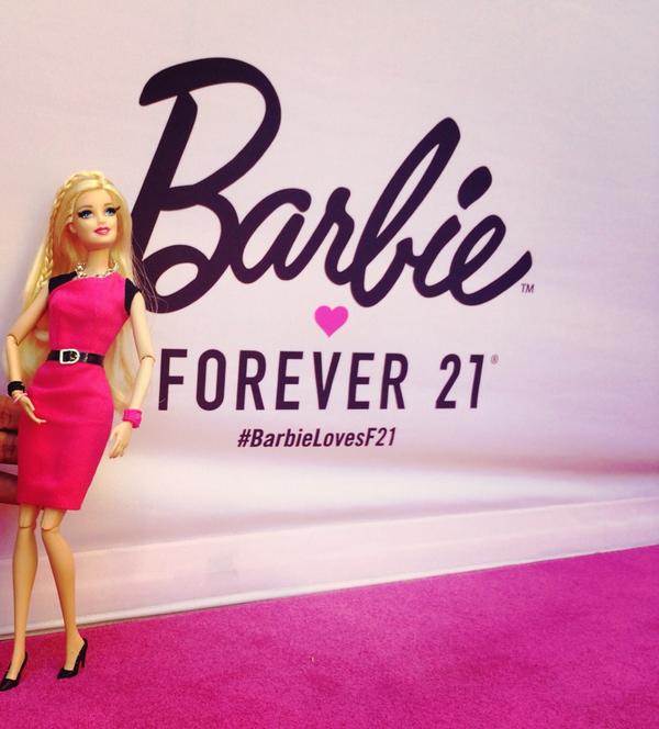芭比與Forever 21的聯名系列終於推出，芭比