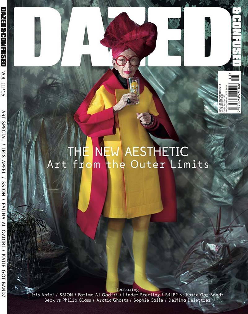 2012年11月號的《Dazed & Confused》邀請Iris Apfel穿上川久保玲2012年秋冬紙娃娃系列服裝擔任封面人物。