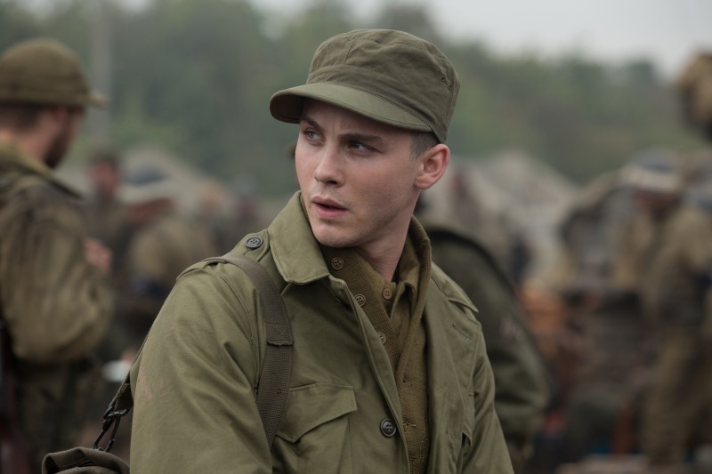 羅根勒曼在片中扮演菜鳥新兵Norman，這個角色從一開始面對戰爭的恐懼和壓力，到後期宛如英雄般的成長蛻變，是貫穿電影的要角。