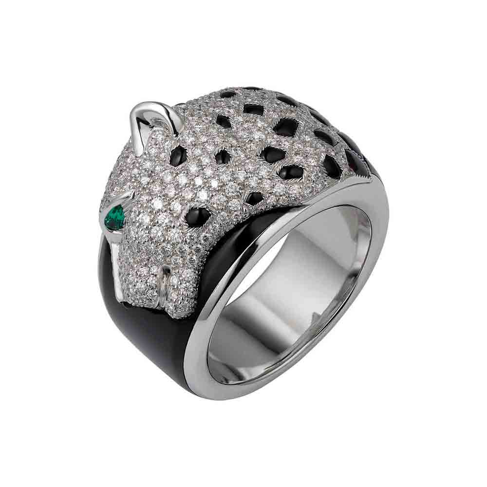 河智苑現場配戴的卡地亞美洲豹系列18K金鑽石戒指，參考價格為新台幣251萬元