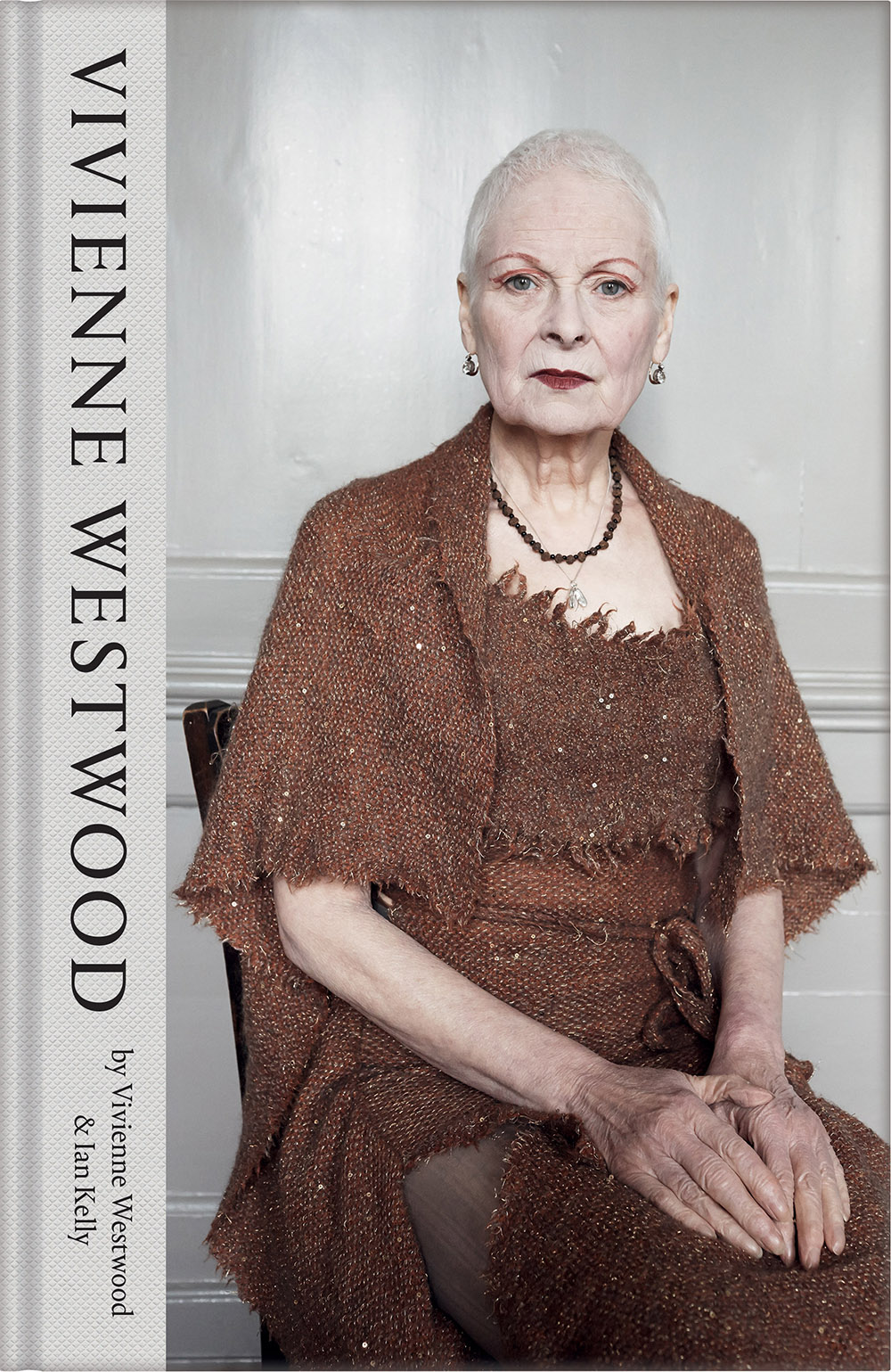 Vivienne Westwood 同名傳記，是設計師本人唯一授權的自傳