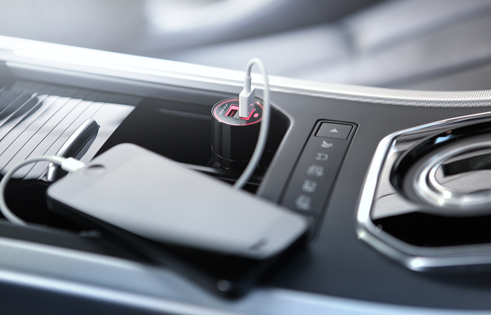 「Dawn雙USB 車充」，在車內使用，與任何一個USB插槽都相容，並有顯示充電完成度及LED照明的貼心設計。