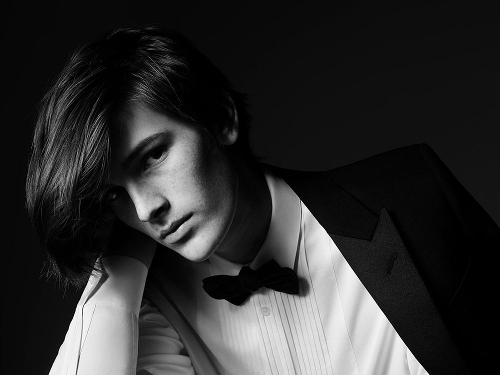 皮爾斯布洛斯南的兒子狄倫，成為Saint Laurent Paris男裝的最新代言人