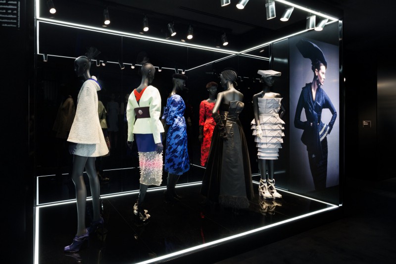 此次「Esprit Dior迪奧精神」也將根據日本當地風情，加入受日本風潮影響的高級訂製服與攝影作品。