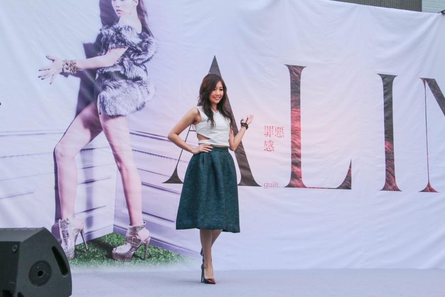 天生歌姬A-Lin出席新專輯《罪惡感》MV首映會，秀出性感曲線。