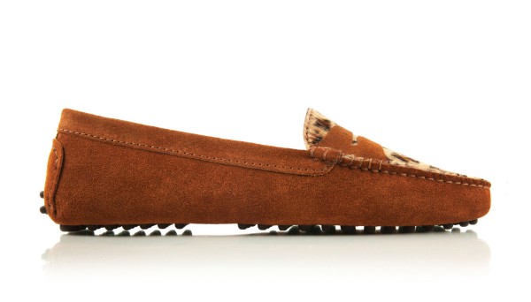 La Bondissante BOBBIES  馬毛豹紋樂福鞋；售價NT$6,800元。 