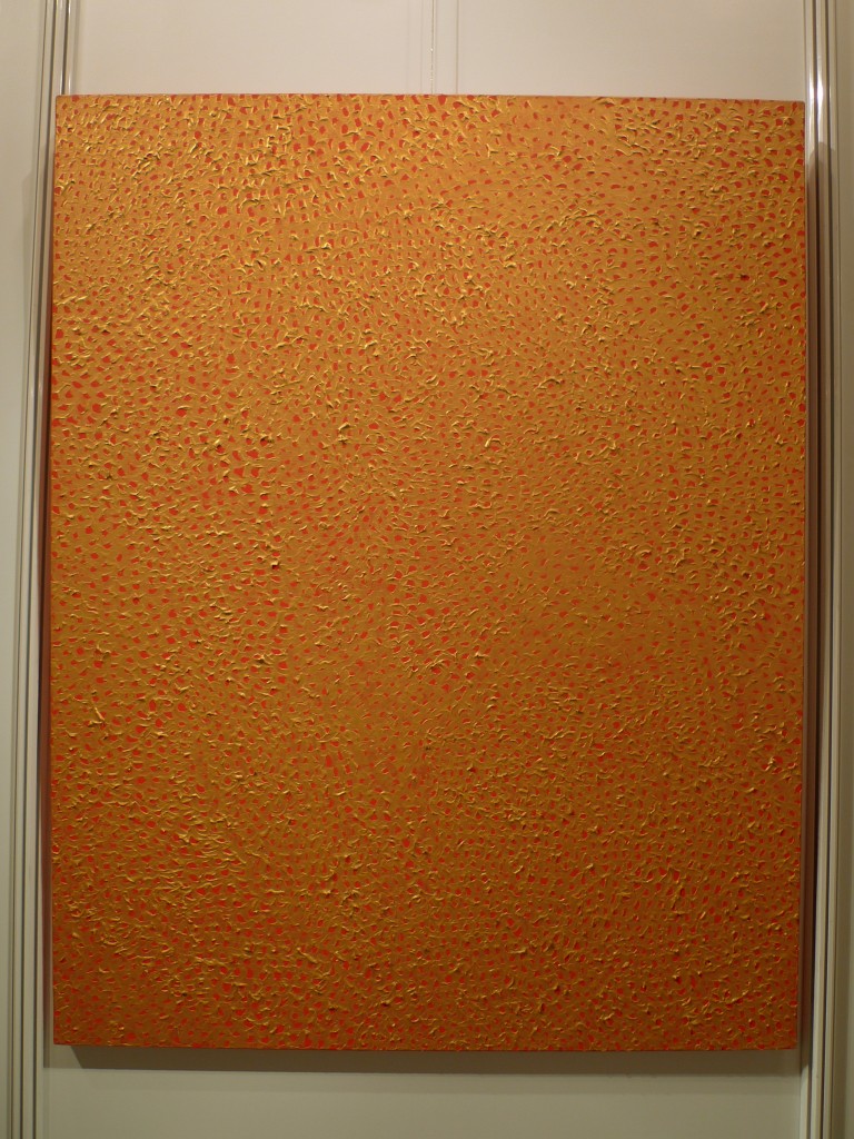 草間彌生《無線網》(2BD)，壓克力畫布，2004年作，此作品附設藝術家工作室所發之藝術品註冊卡。估價港幣180萬-300萬元/台幣720萬-1,200萬元。