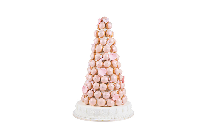 Ladurée與日本頂級珍珠品牌MIKIMOTO攜手聯名推出粉嫩又甜美的限量版玫瑰荔枝馬卡龍