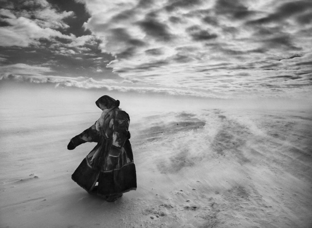 薩爾加多最近的攝影作品「創世紀」(Genesis)，記錄下純淨原始的北西伯利亞冰原與涅涅茨人(Nenets)。(圖/ Sebastião Salgado)