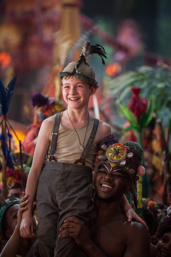 澳洲童星萊維米勒在《潘恩：航向夢幻島》演出年輕小飛俠彼得潘恩(圖/華納影業)