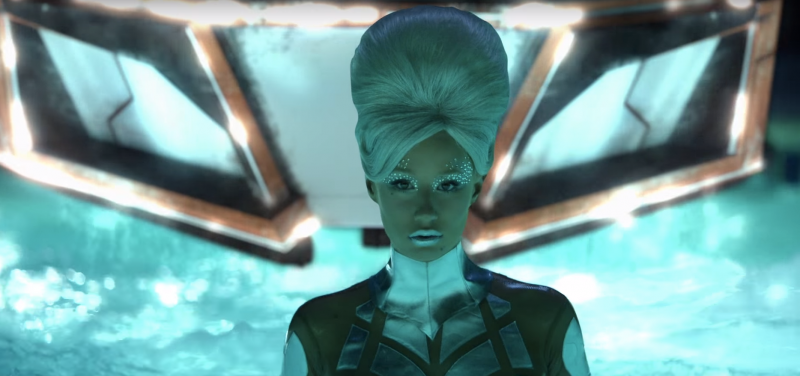 伊姬飾演來自外太空的「外星酷妹」